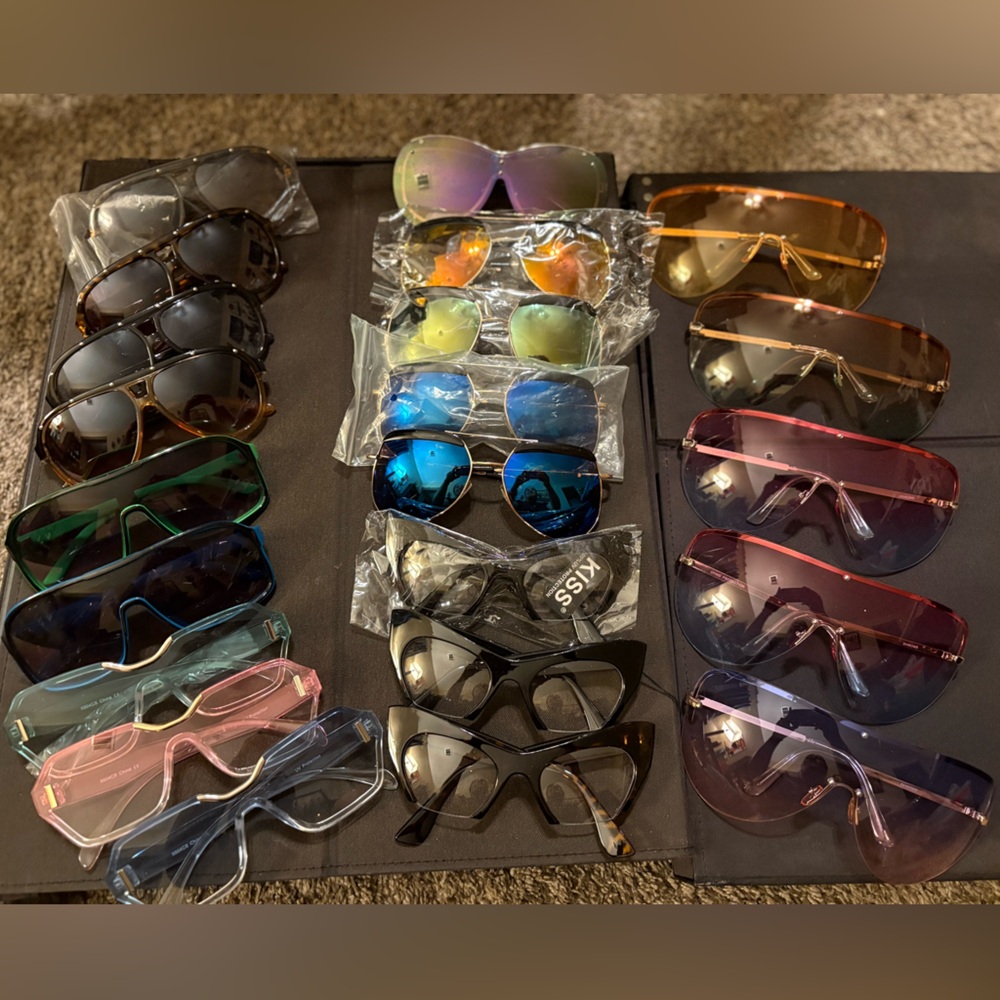💥Blow Out Sale💥Stylish New Assorted Sunglasses Collection 🕶️ 22pair Bundle